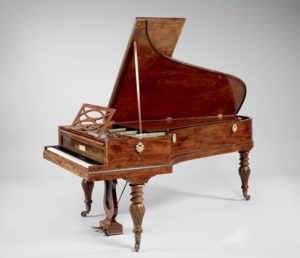 Piano pleyel - piano occasion - piano suisse - accordeur piano lausanne - acordeur piano valais - reparation piano