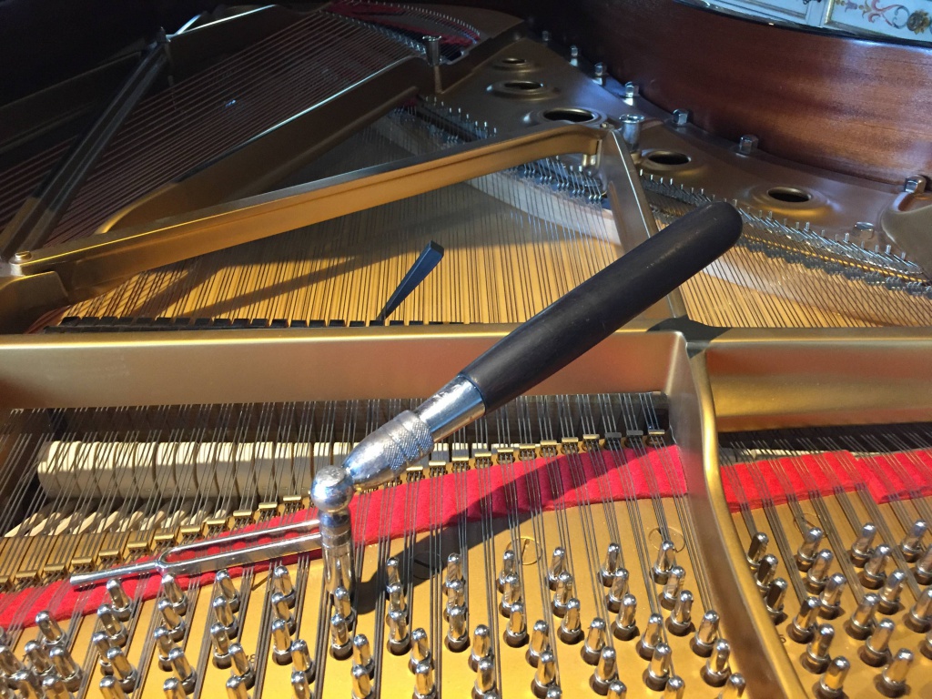 accordage de piano - accordeur piano - accorder piano - suisse romande - steinway - Lausanne -
