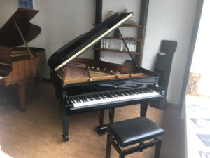 steinway S occasion Magasin de piano - Steinway occasion - Steinway M-170 - Steinway en Bois - Vente de piano - Magasin piano suisse romande