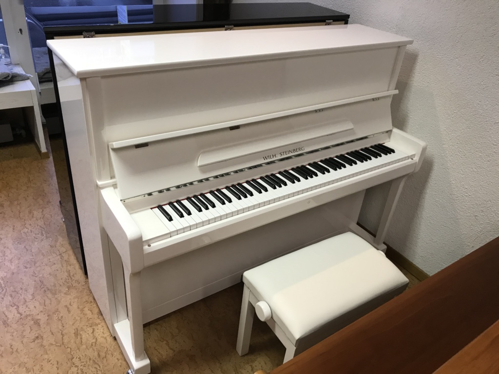 Piano Wilh. Steinberg P118 - Magasin de piano - piano Neuf - Steinberg Piano droit - piano Montreux - piano Steinberg - Piano Blanc