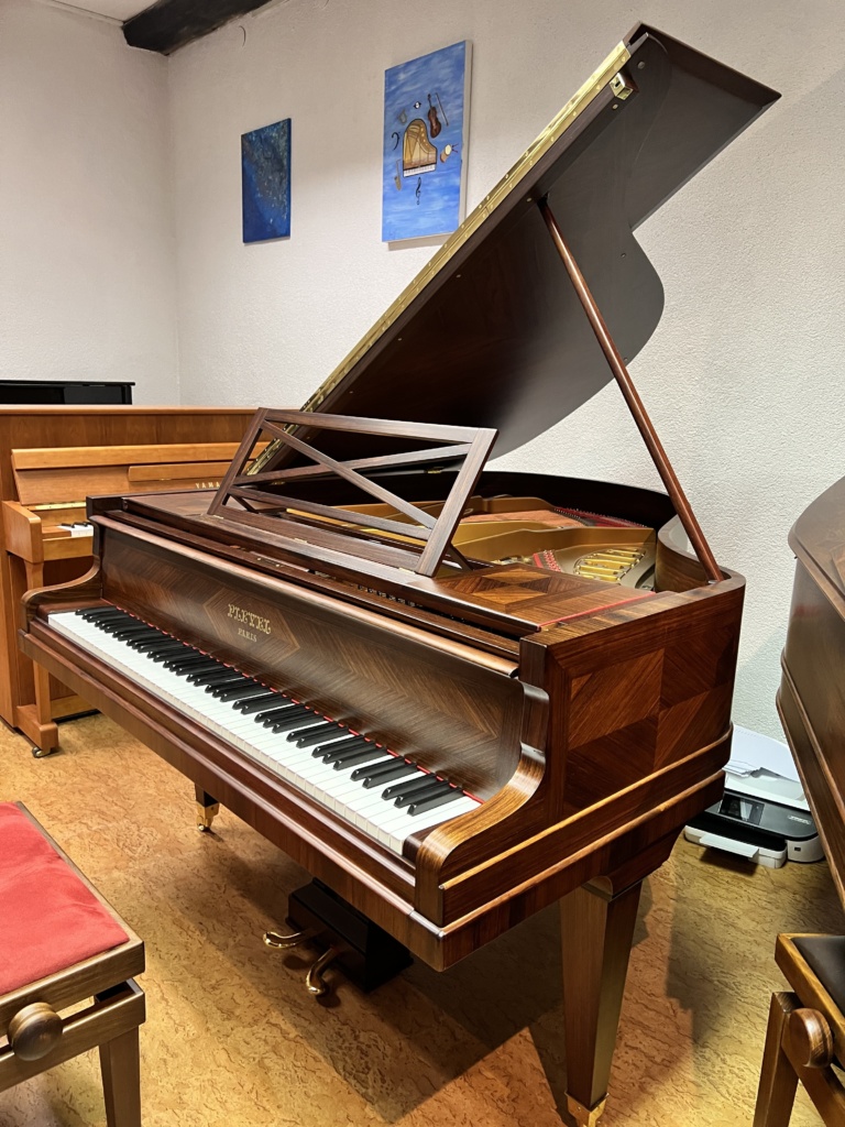 Piano occasion - piano Pleyel - Pleyel p165 - pleyel 3bis - piano suisse - réparation piano